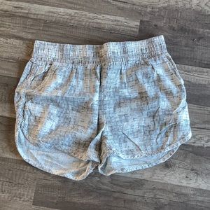 Rewash brand shorts, size M.